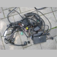 Suzuki GSXR750 SRAD 1998-99 kabelkoteg, ECU, elektronika.jpg